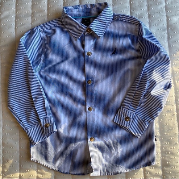 Nautica sleeves vest and long sleeve t shirt in perfect condition. Size 4t - Picture 6 of 10